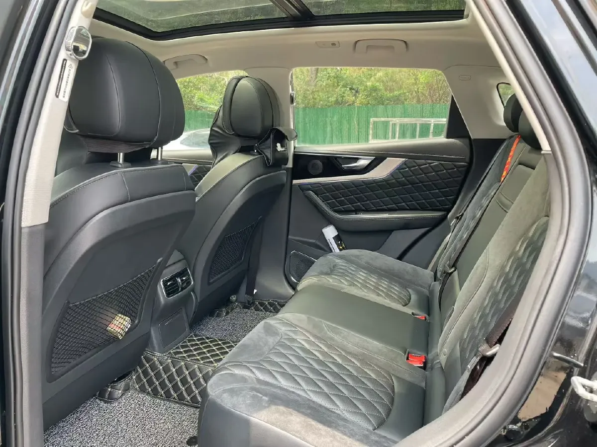 2019 HongQi HS5 2.0T 224HP L4 6AT,autocango,china used car exporter,china ev exporter,chinese used car exporter,chinese used ev exporter