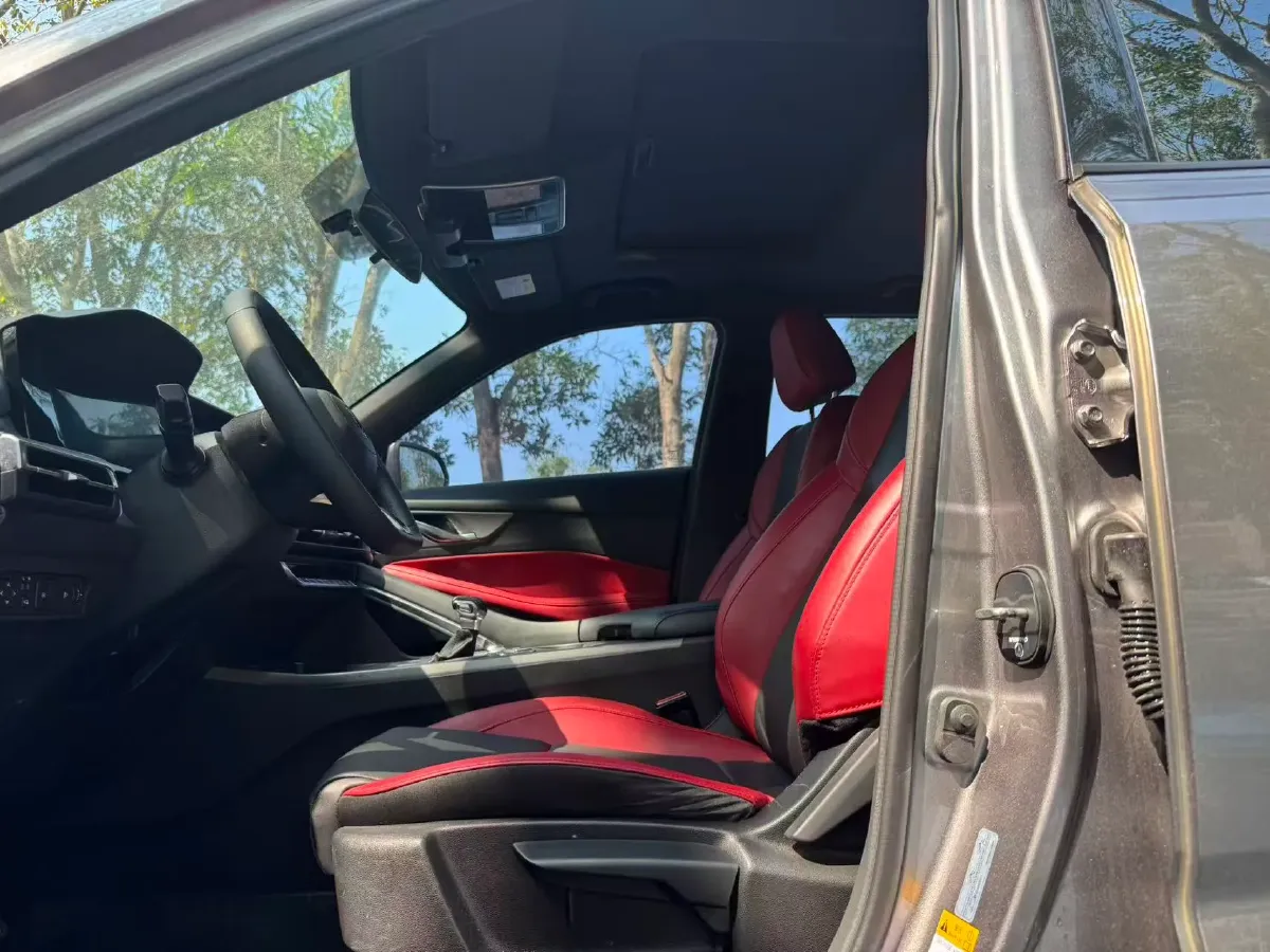 2021 ChangAn CS35 Plus 1.4T 160HP L4 7DCT,autocango,china used car exporter,china ev exporter,chinese used car exporter,chinese used ev exporter