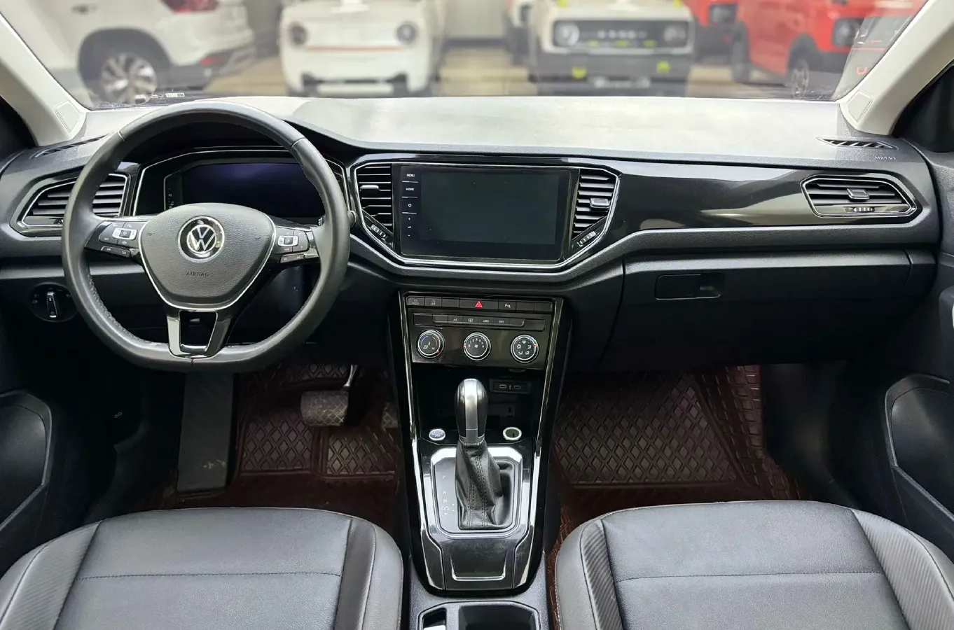 2022 Volkswagen T-Roc 1.4T 150HP L4 7DCT,autocango,china used car exporter,china ev exporter,chinese used car exporter,chinese used ev exporter