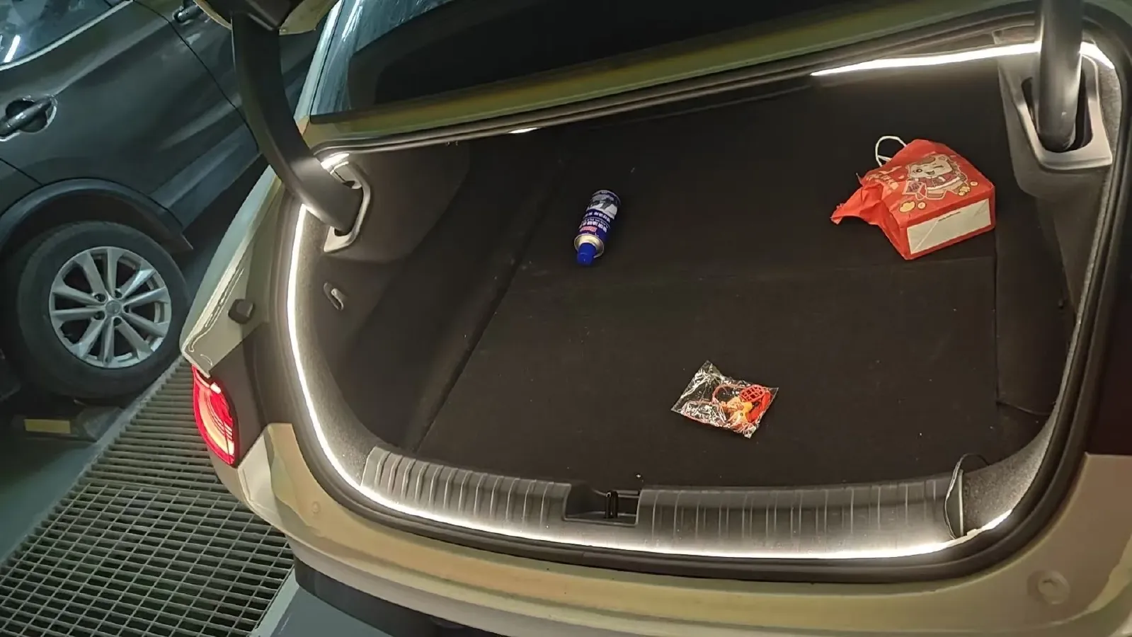 2024 MI SU7 BEV 101KWH,autocango,china used car exporter,china ev exporter,chinese used car exporter,chinese used ev exporter