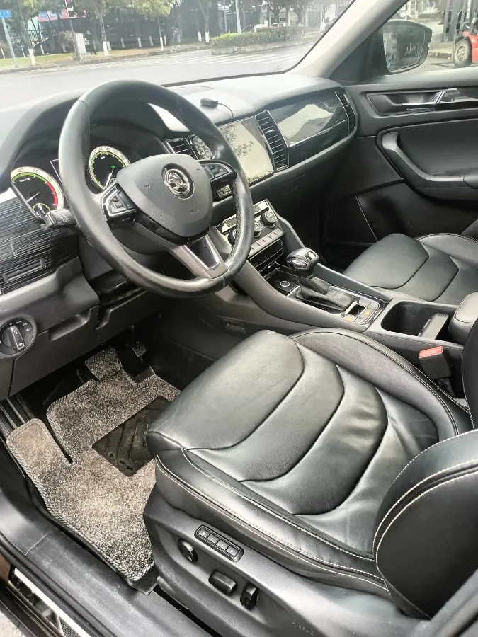 2018 Skoda Kodiak 2.0T 186HP L4 7DCT,autocango,china used car exporter,china ev exporter,chinese used car exporter,chinese used ev exporter