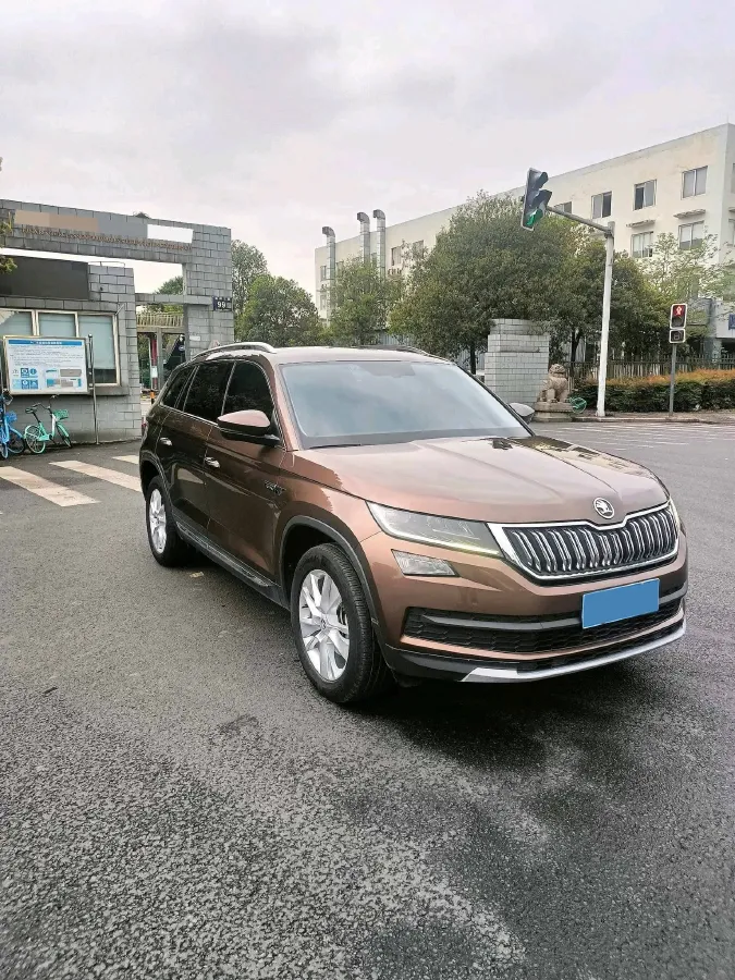2018 Skoda Kodiak 2.0T 186HP L4 7DCT,autocango,china used car exporter,china ev exporter,chinese used car exporter,chinese used ev exporter