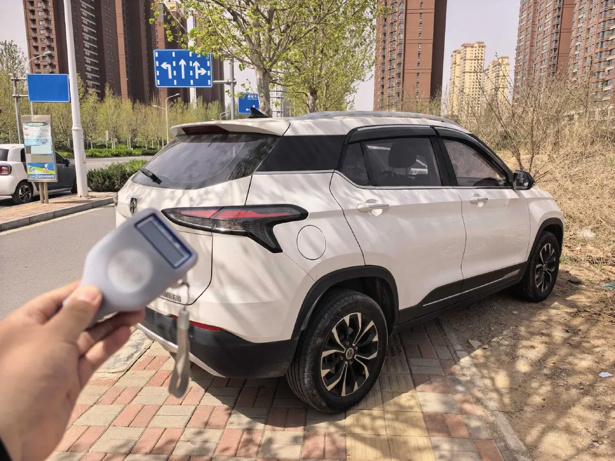 2019 BaoJun 730 1.5L 105HP L4 6MT,autocango,china used car exporter,china ev exporter,chinese used car exporter,chinese used ev exporter