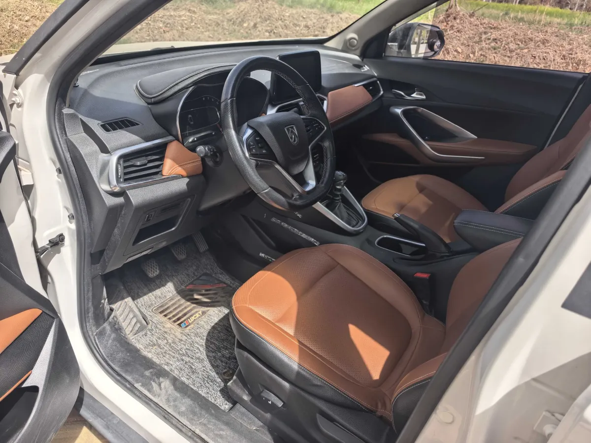 2019 BaoJun 730 1.5L 105HP L4 6MT,autocango,china used car exporter,china ev exporter,chinese used car exporter,chinese used ev exporter