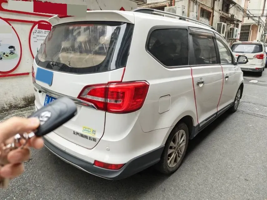 2016 BaoJun 560 1.5T 150HP L4 6MT,autocango,china used car exporter,china ev exporter,chinese used car exporter,chinese used ev exporter