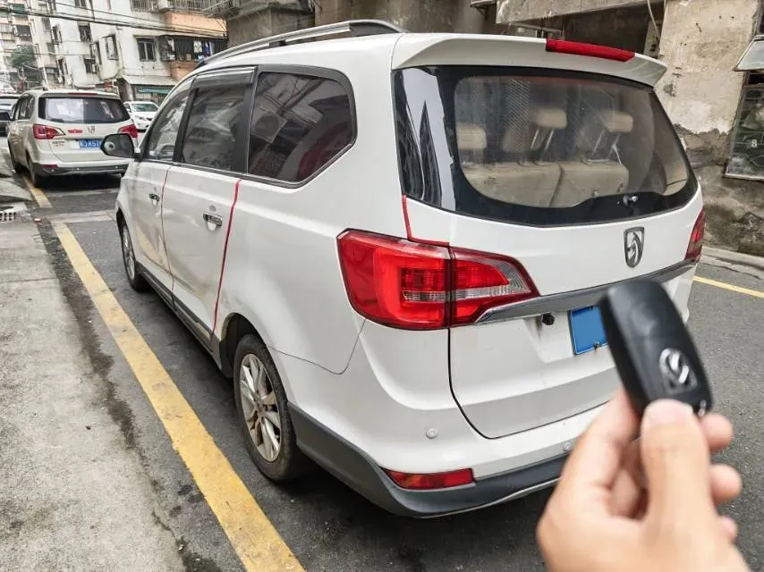 2016 BaoJun 560 1.5T 150HP L4 6MT,autocango,china used car exporter,china ev exporter,chinese used car exporter,chinese used ev exporter