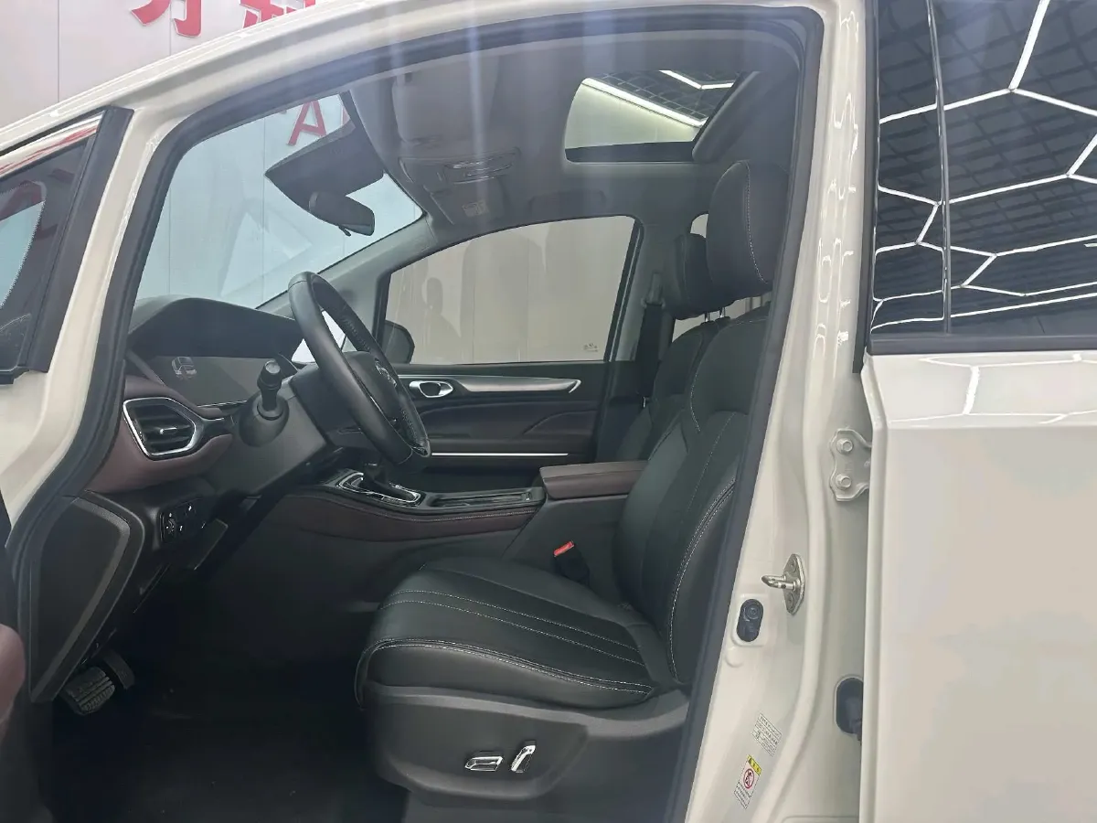 2021 GAC Trumpchi M6 1.5T 169HP L4 7DCT,autocango,china used car exporter,china ev exporter,chinese used car exporter,chinese used ev exporter