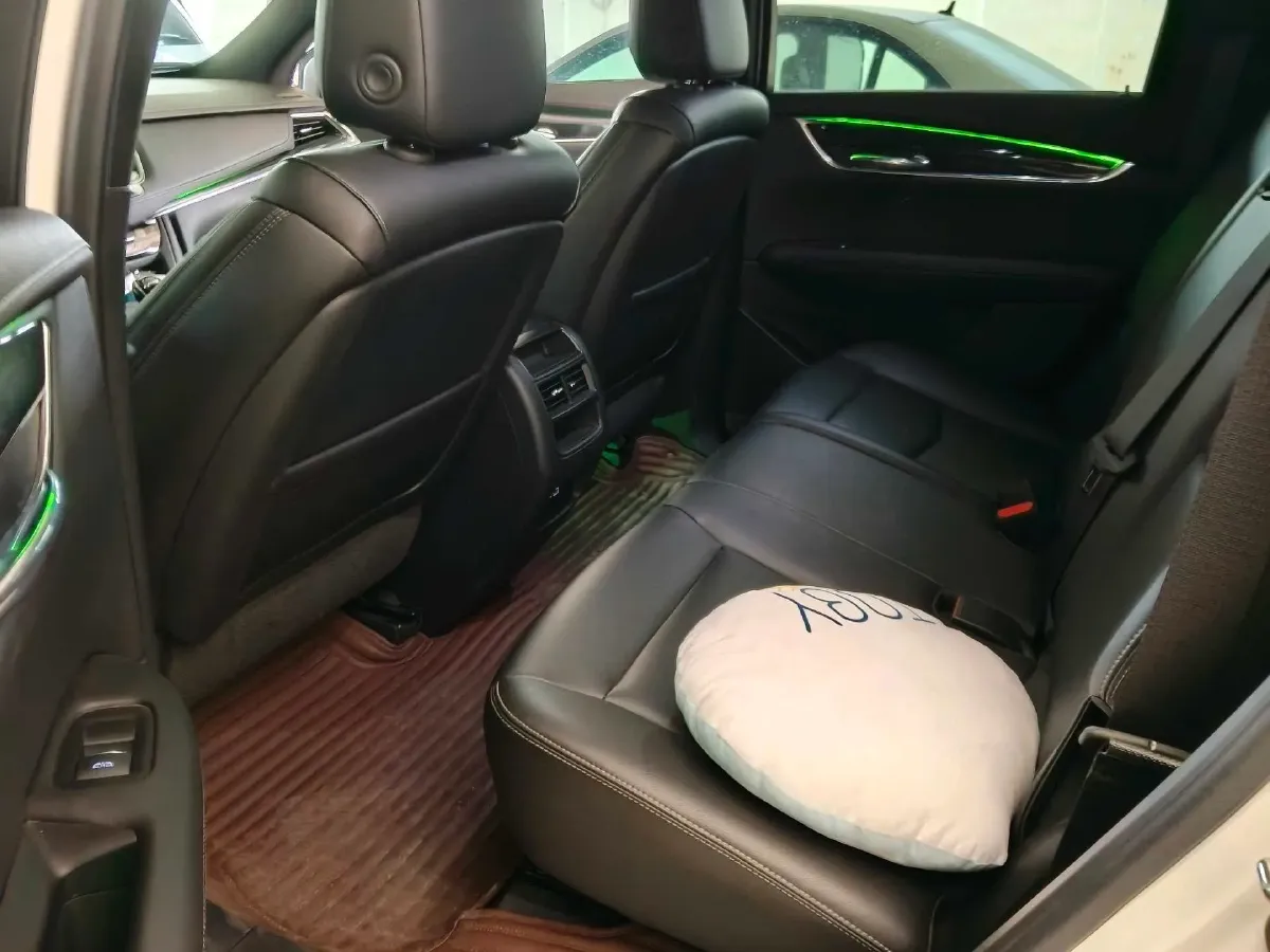 2021 Cadillac XT5 2.0T 237HP L4 9AT,autocango,china used car exporter,china ev exporter,chinese used car exporter,chinese used ev exporter