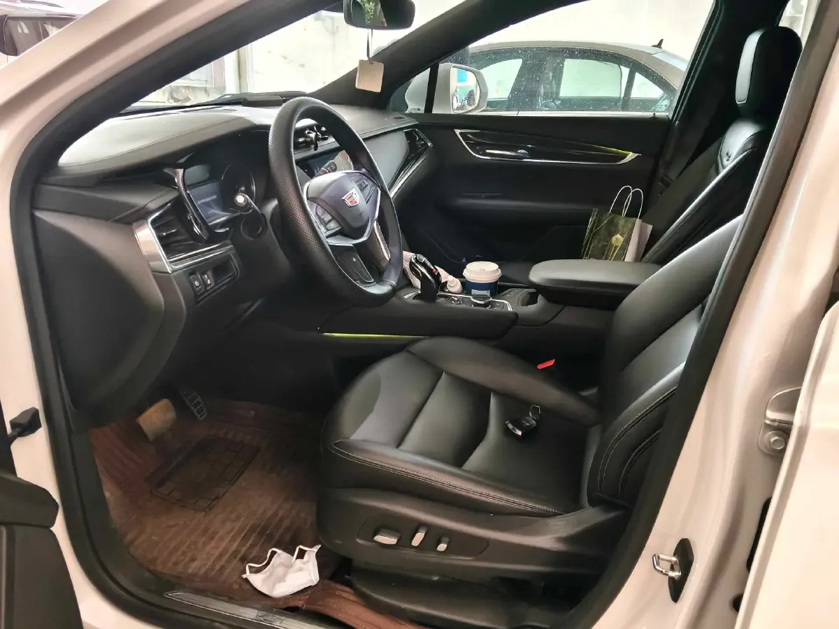 2021 Cadillac XT5 2.0T 237HP L4 9AT,autocango,china used car exporter,china ev exporter,chinese used car exporter,chinese used ev exporter