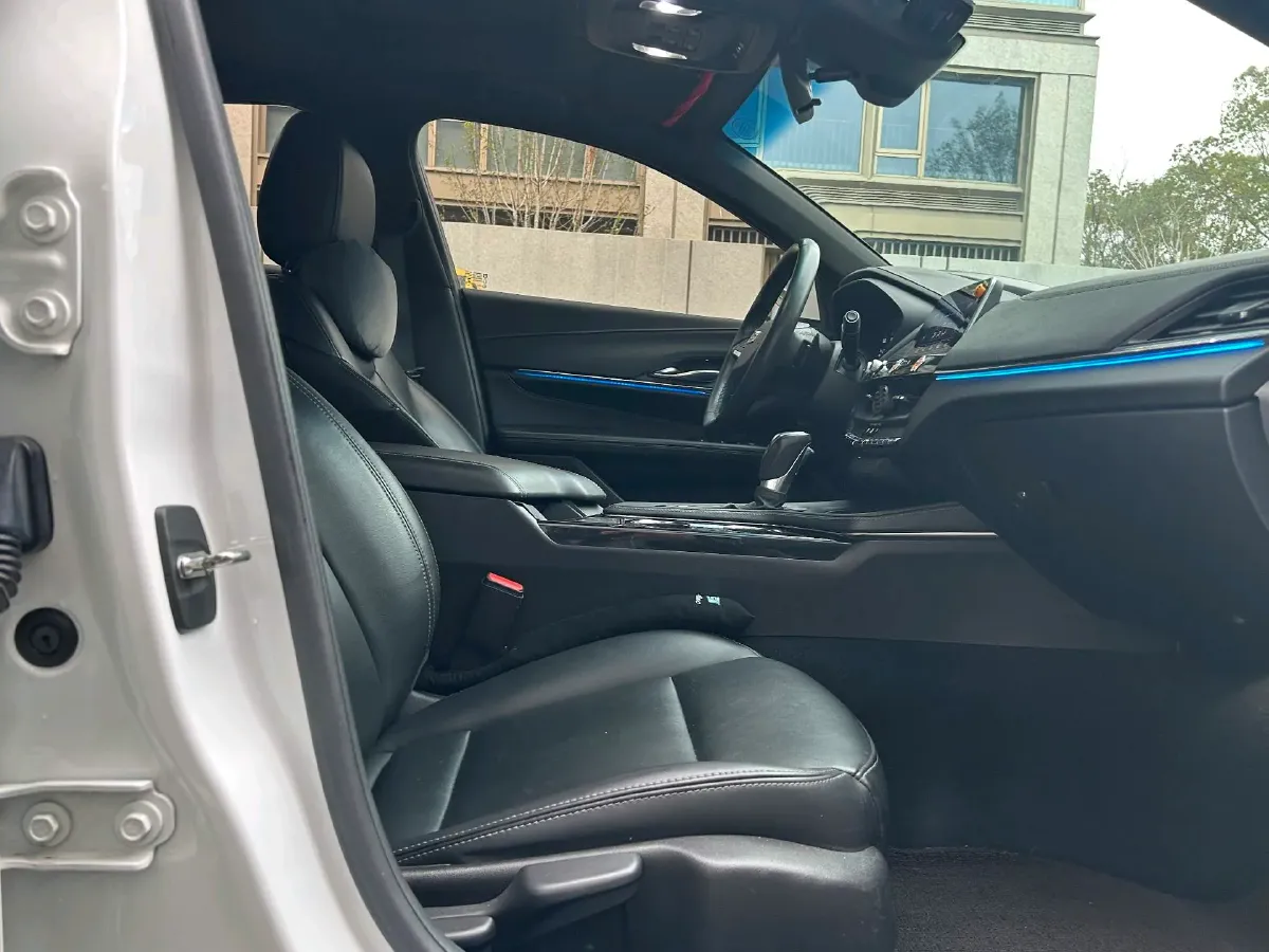 2022 Cadillac CT4 2.0T 237HP L4 8AT,autocango,china used car exporter,china ev exporter,chinese used car exporter,chinese used ev exporter