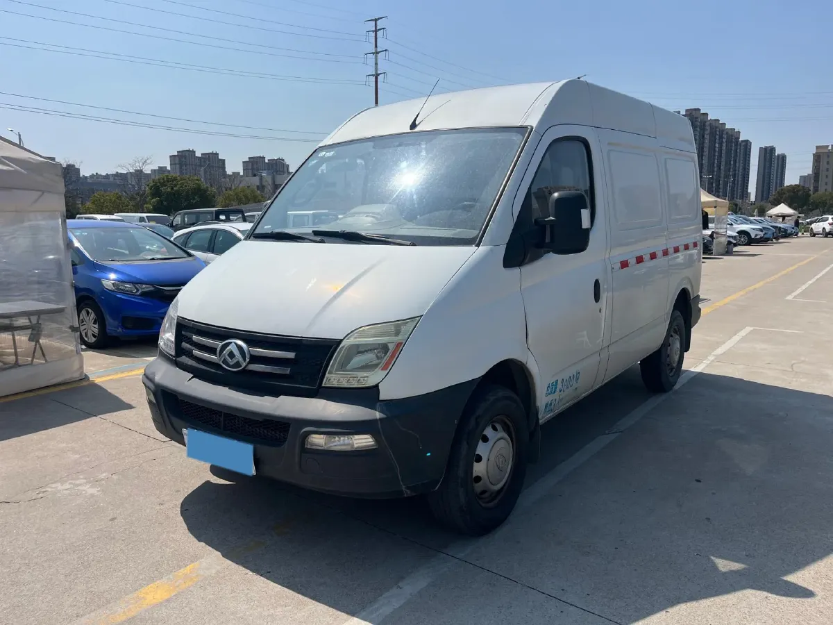 2020 MAXUS XinTu V80 2.5T 136HP L4 6MT,autocango,china used car exporter,china ev exporter,chinese used car exporter,chinese used ev exporter