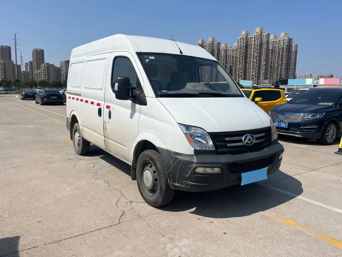 2020 MAXUS XinTu V80 2.5T 136HP L4 6MT,autocango,china used car exporter,china ev exporter,chinese used car exporter,chinese used ev exporter