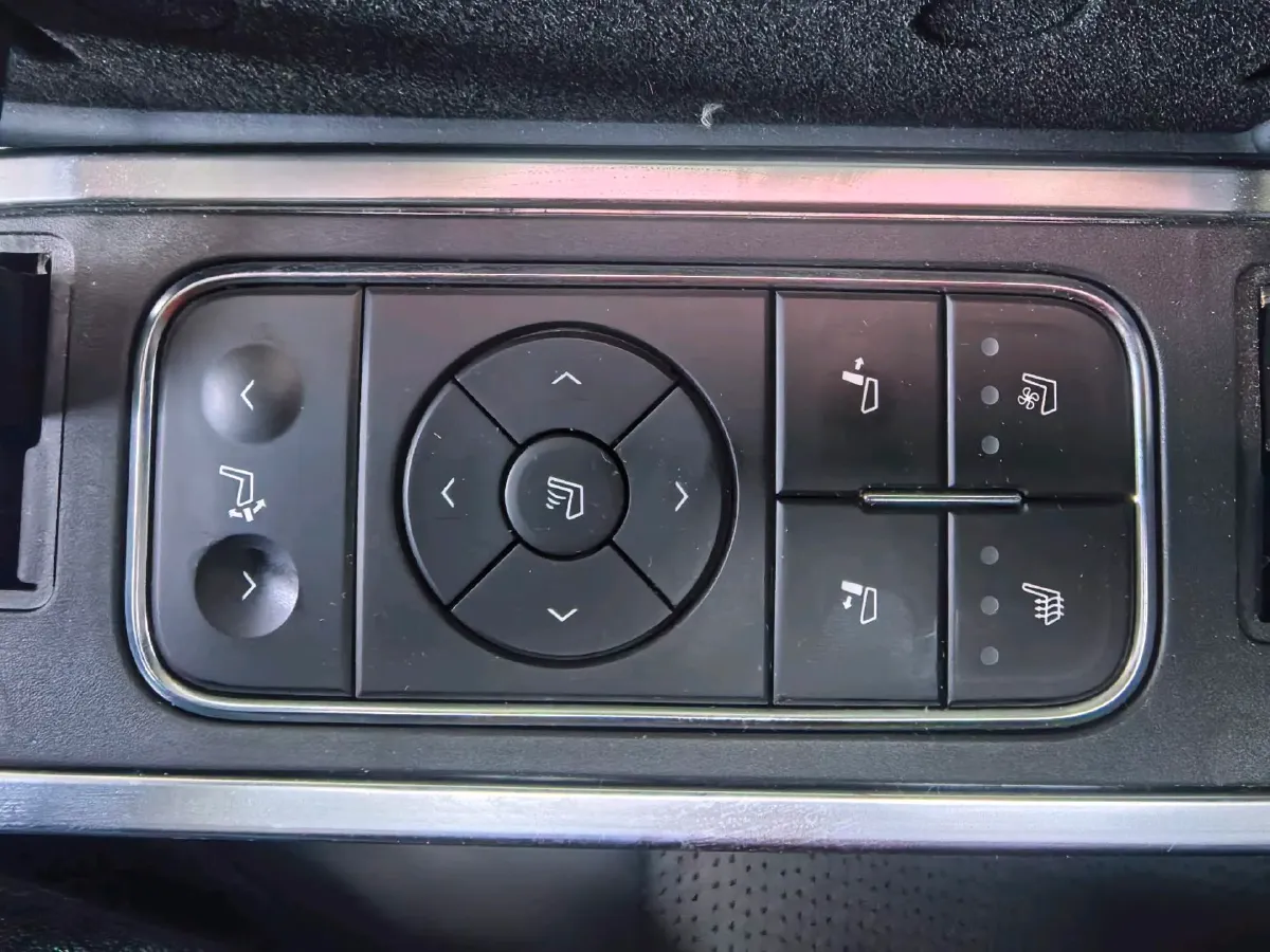 2021 GAC Trumpchi M8 2.0T 252HP L4 8AT,autocango,china used car exporter,china ev exporter,chinese used car exporter,chinese used ev exporter