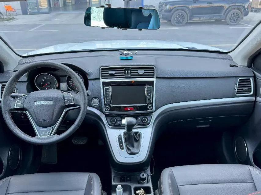 2019 Haval M6 1.5T 150HP L4 7DCT,autocango,china used car exporter,china ev exporter,chinese used car exporter,chinese used ev exporter