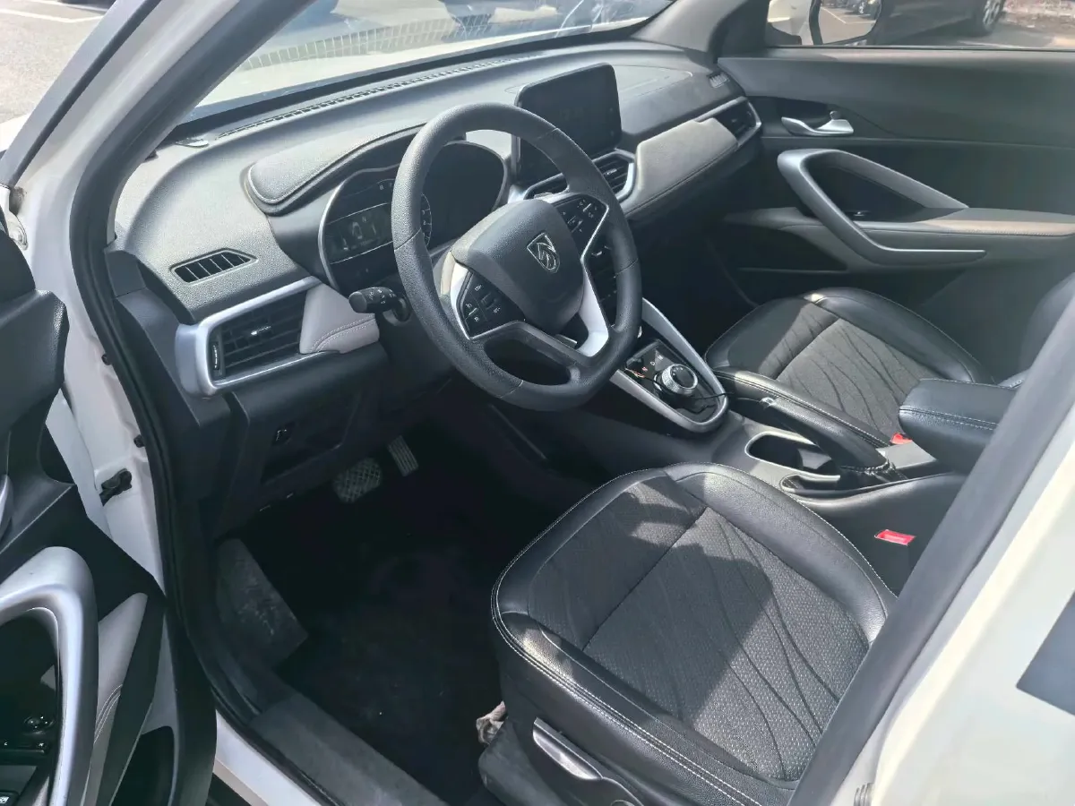 2017 BaoJun 310W 1.5L 105HP L4 6MT,autocango,china used car exporter,china ev exporter,chinese used car exporter,chinese used ev exporter