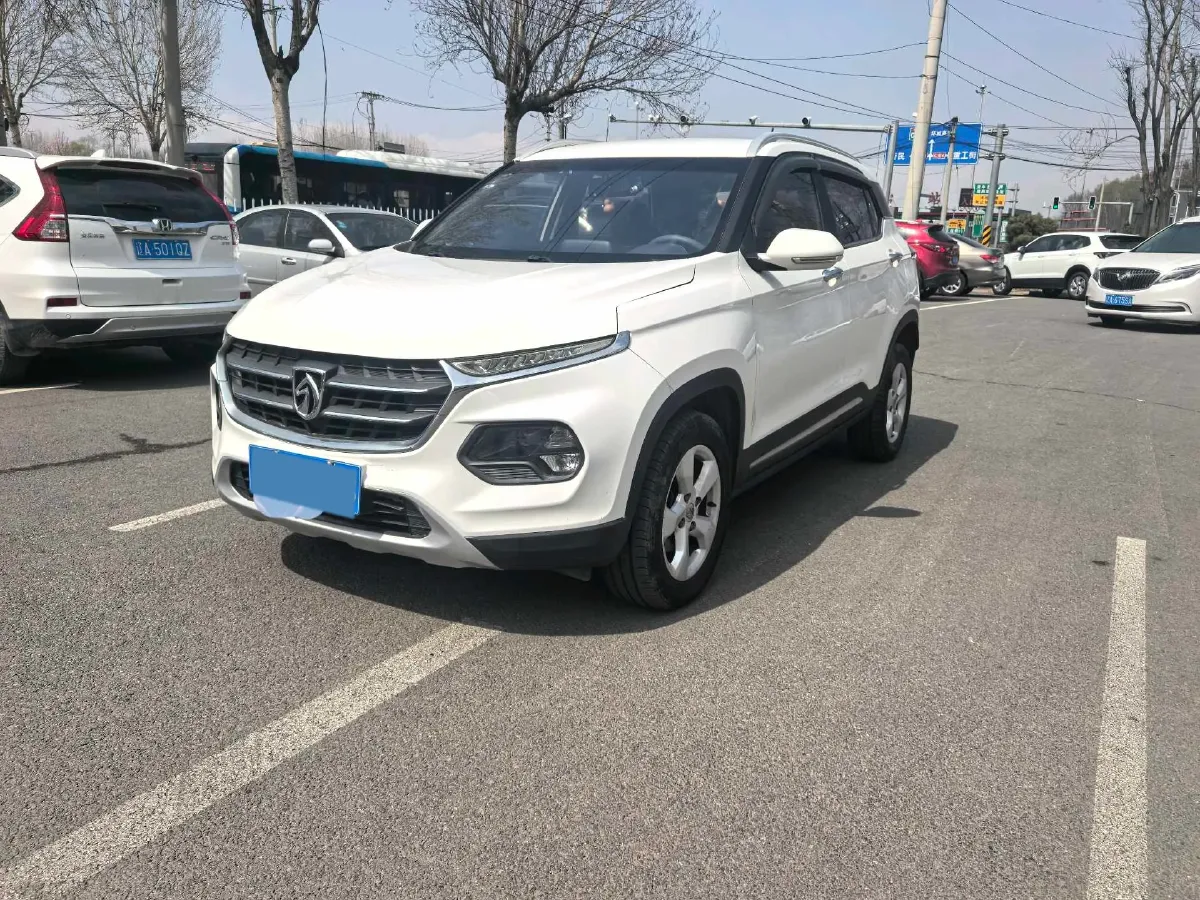 2017 BaoJun 310W 1.5L 105HP L4 6MT,autocango,china used car exporter,china ev exporter,chinese used car exporter,chinese used ev exporter