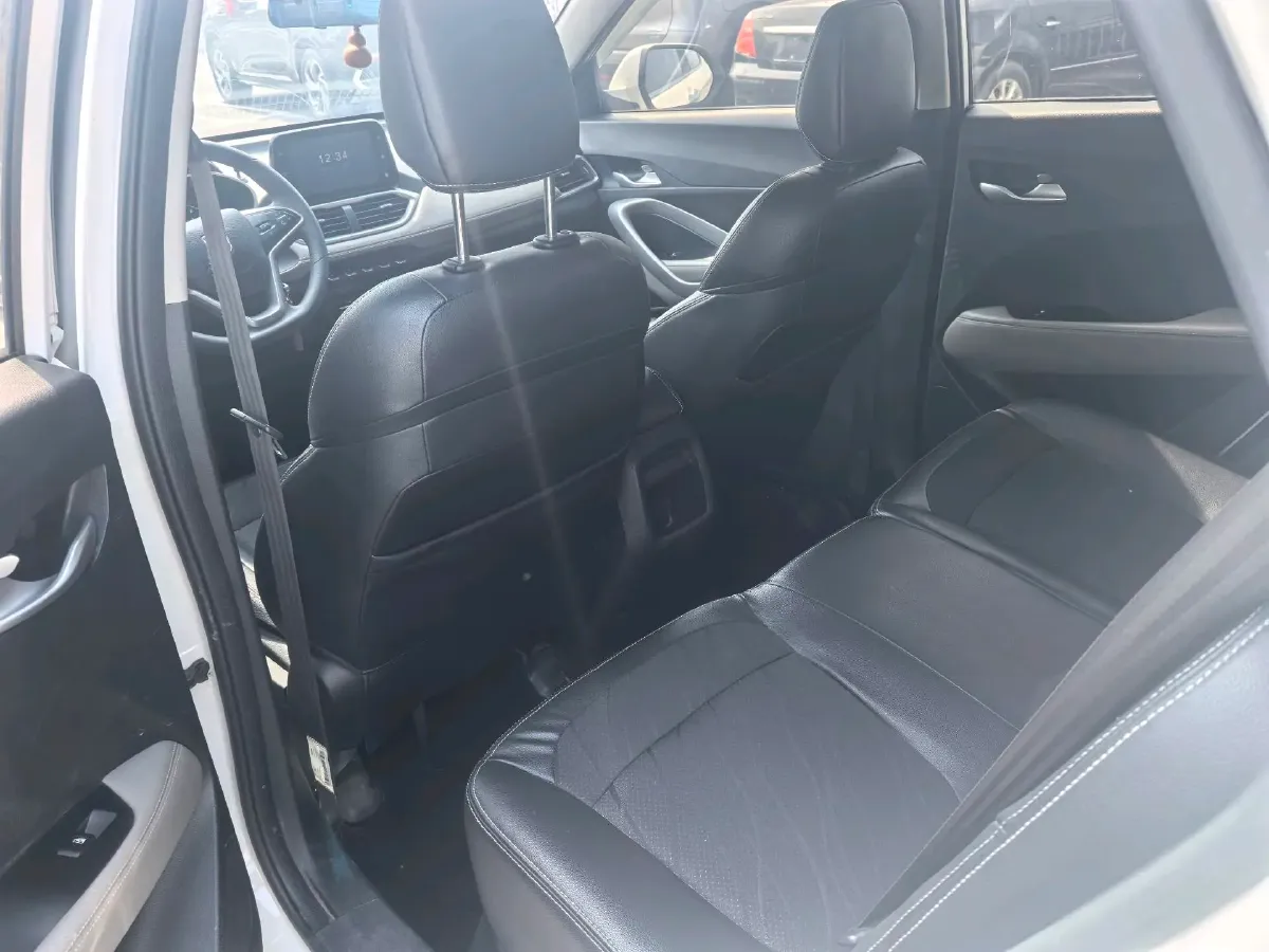 2017 BaoJun 310W 1.5L 105HP L4 6MT,autocango,china used car exporter,china ev exporter,chinese used car exporter,chinese used ev exporter