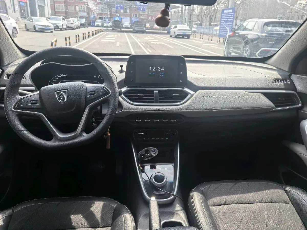 2017 BaoJun 310W 1.5L 105HP L4 6MT,autocango,china used car exporter,china ev exporter,chinese used car exporter,chinese used ev exporter