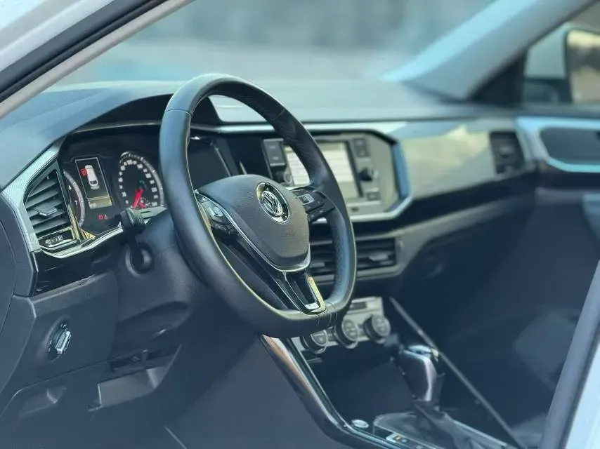 2019 Jeep Cherokee 2.0T 234HP L4 9AT,autocango,china used car exporter,china ev exporter,chinese used car exporter,chinese used ev exporter