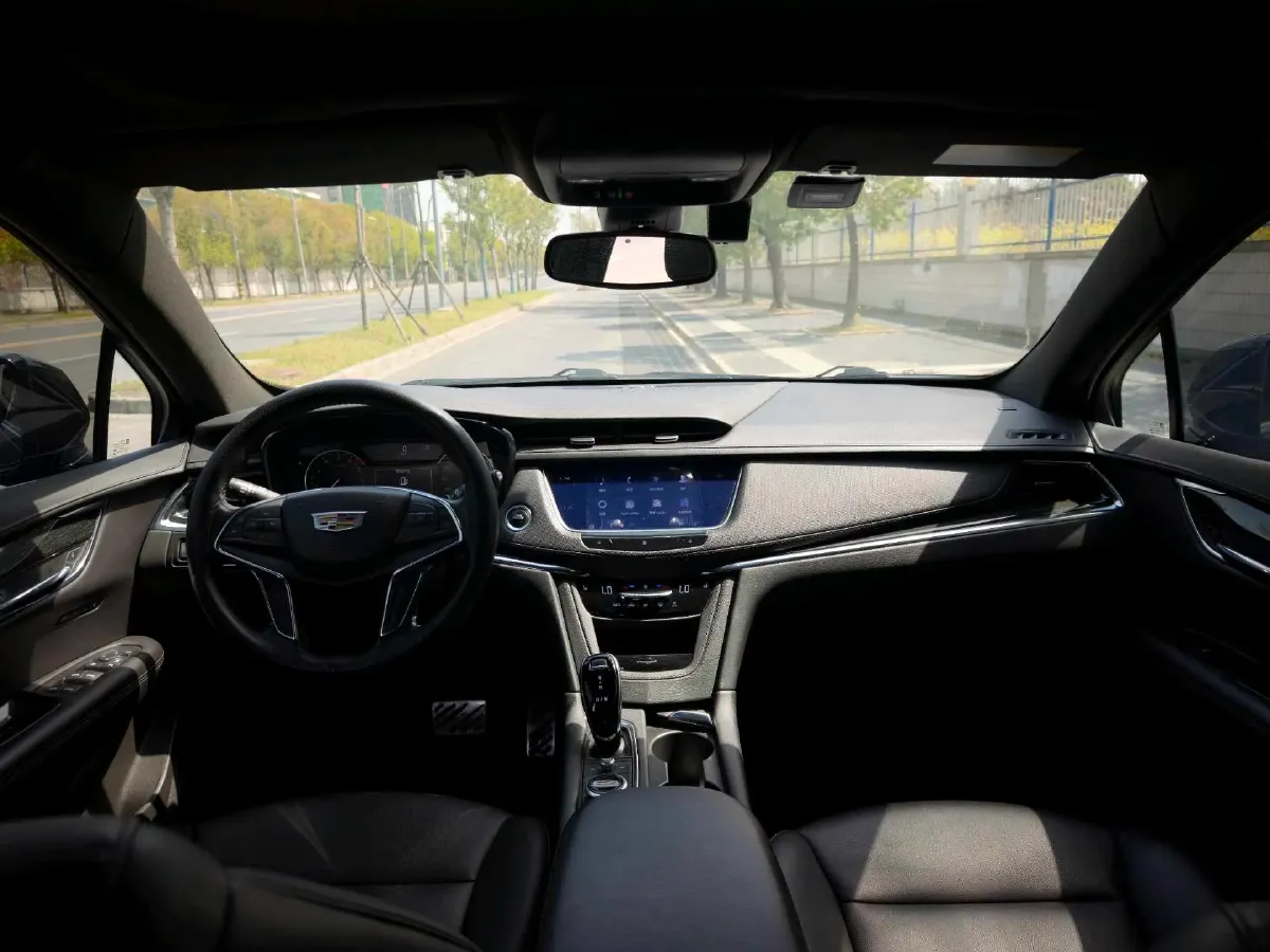 2021 Cadillac XT5 2.0T 237HP L4 9AT,autocango,china used car exporter,china ev exporter,chinese used car exporter,chinese used ev exporter