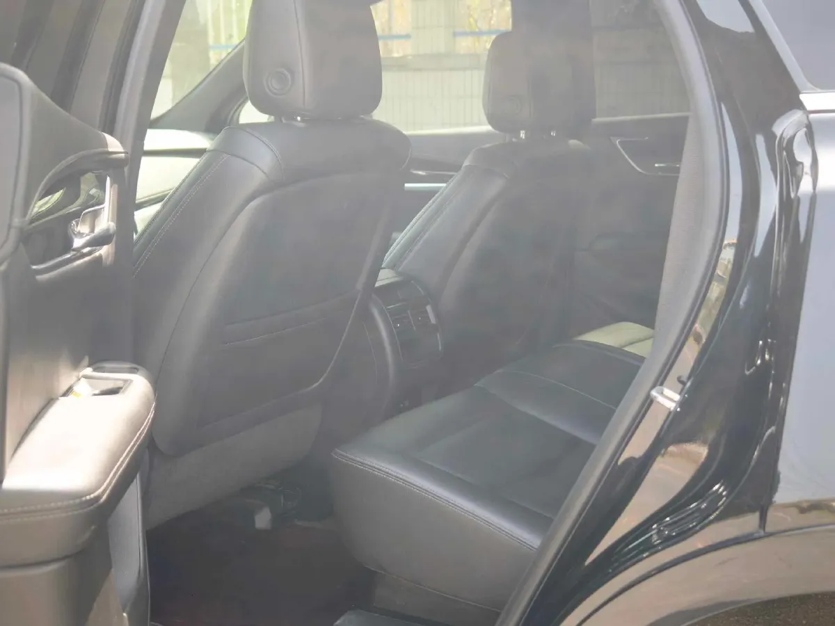 2021 Cadillac XT5 2.0T 237HP L4 9AT,autocango,china used car exporter,china ev exporter,chinese used car exporter,chinese used ev exporter