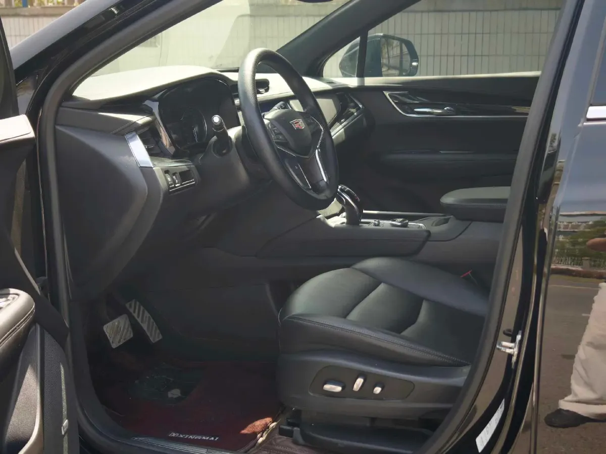2021 Cadillac XT5 2.0T 237HP L4 9AT,autocango,china used car exporter,china ev exporter,chinese used car exporter,chinese used ev exporter