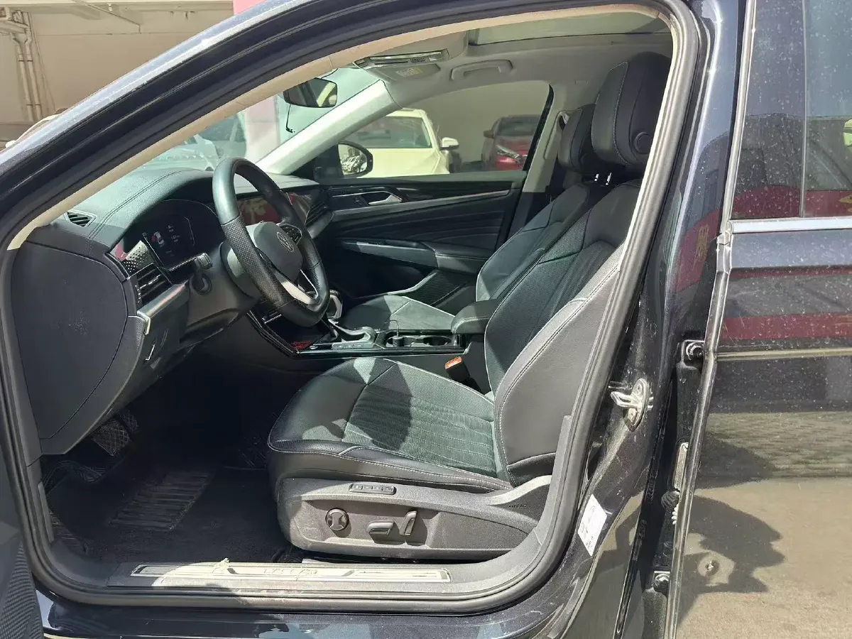 2023 Volkswagen Passat 2.0T 186HP L4 7DCT,autocango,china used car exporter,china ev exporter,chinese used car exporter,chinese used ev exporter