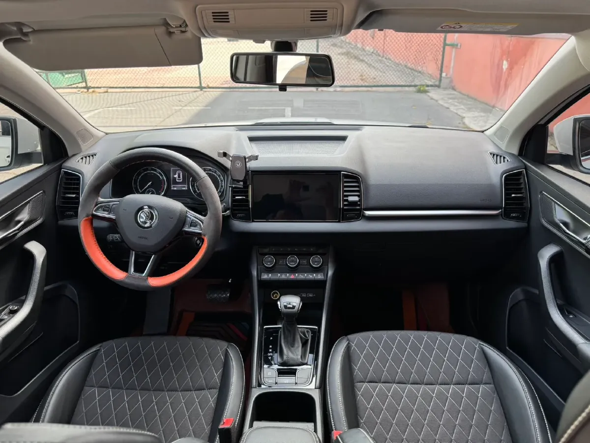 2021 Skoda Karoq 1.4T 150HP L4 7DCT,autocango,china used car exporter,china ev exporter,chinese used car exporter,chinese used ev exporter