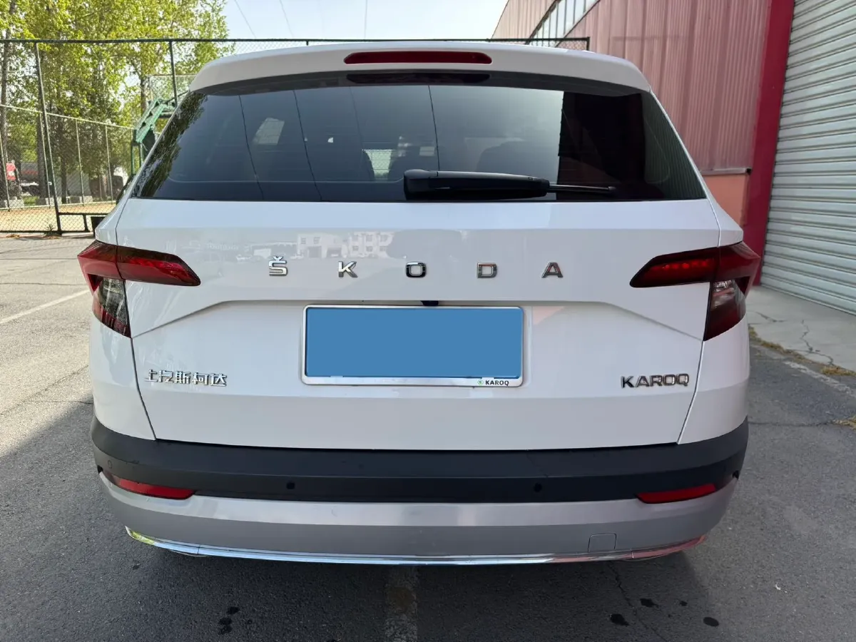 2021 Skoda Karoq 1.4T 150HP L4 7DCT,autocango,china used car exporter,china ev exporter,chinese used car exporter,chinese used ev exporter