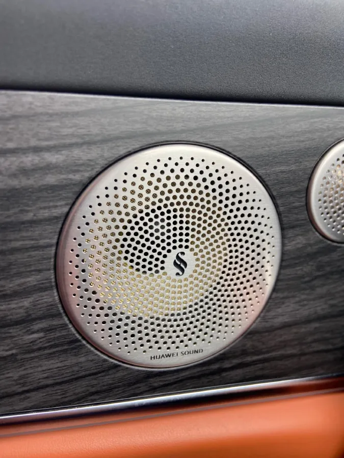 2024 AITO AITO M9 1.5T 152HP L4 REEV 42KWH,autocango,china used car exporter,china ev exporter,chinese used car exporter,chinese used ev exporter