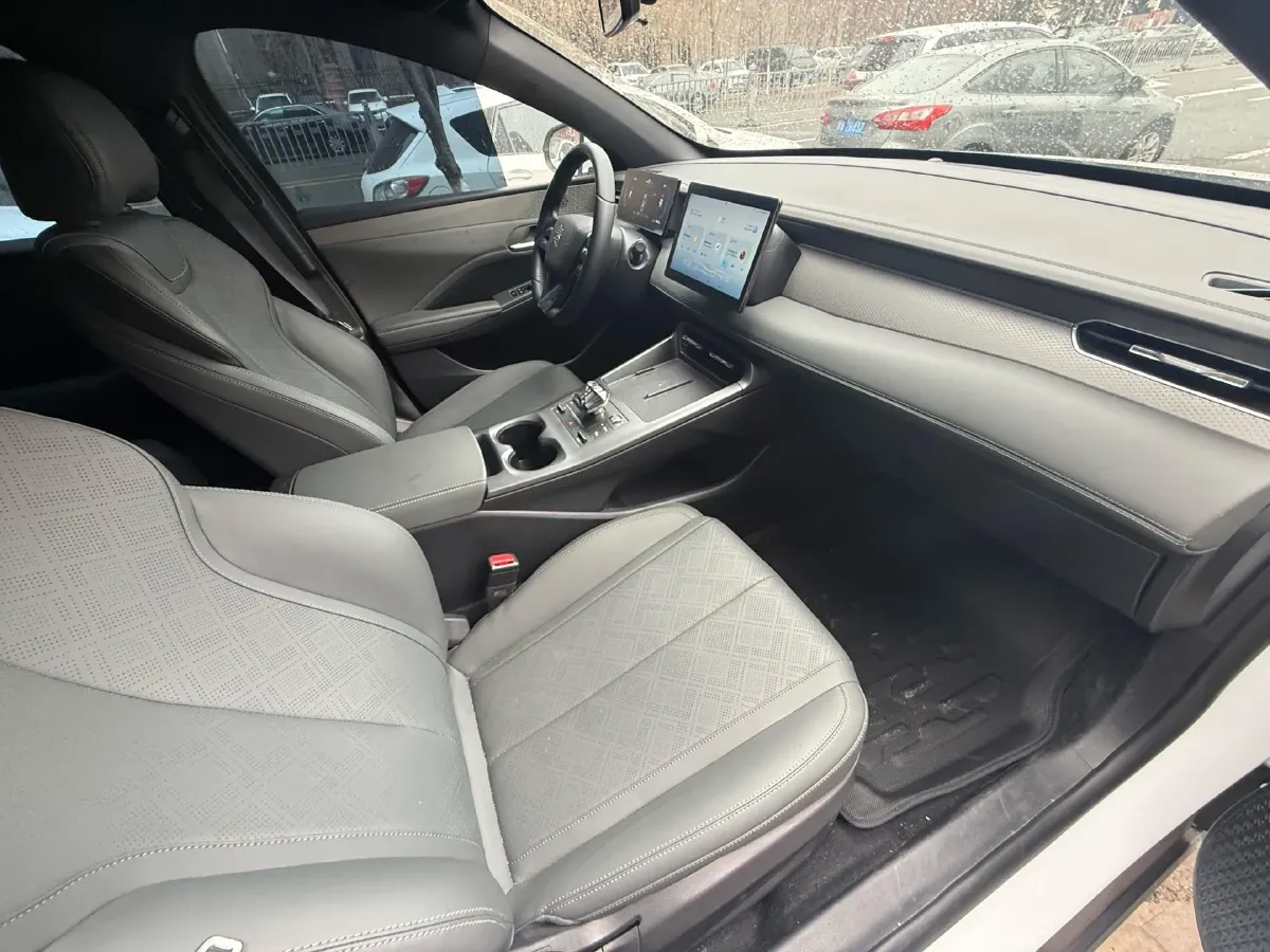 2025 BYD Seal05 DM-i 1.5L 101HP L4 E-CVT PHEV 7.68KWH,autocango,china used car exporter,china ev exporter,chinese used car exporter,chinese used ev exporter