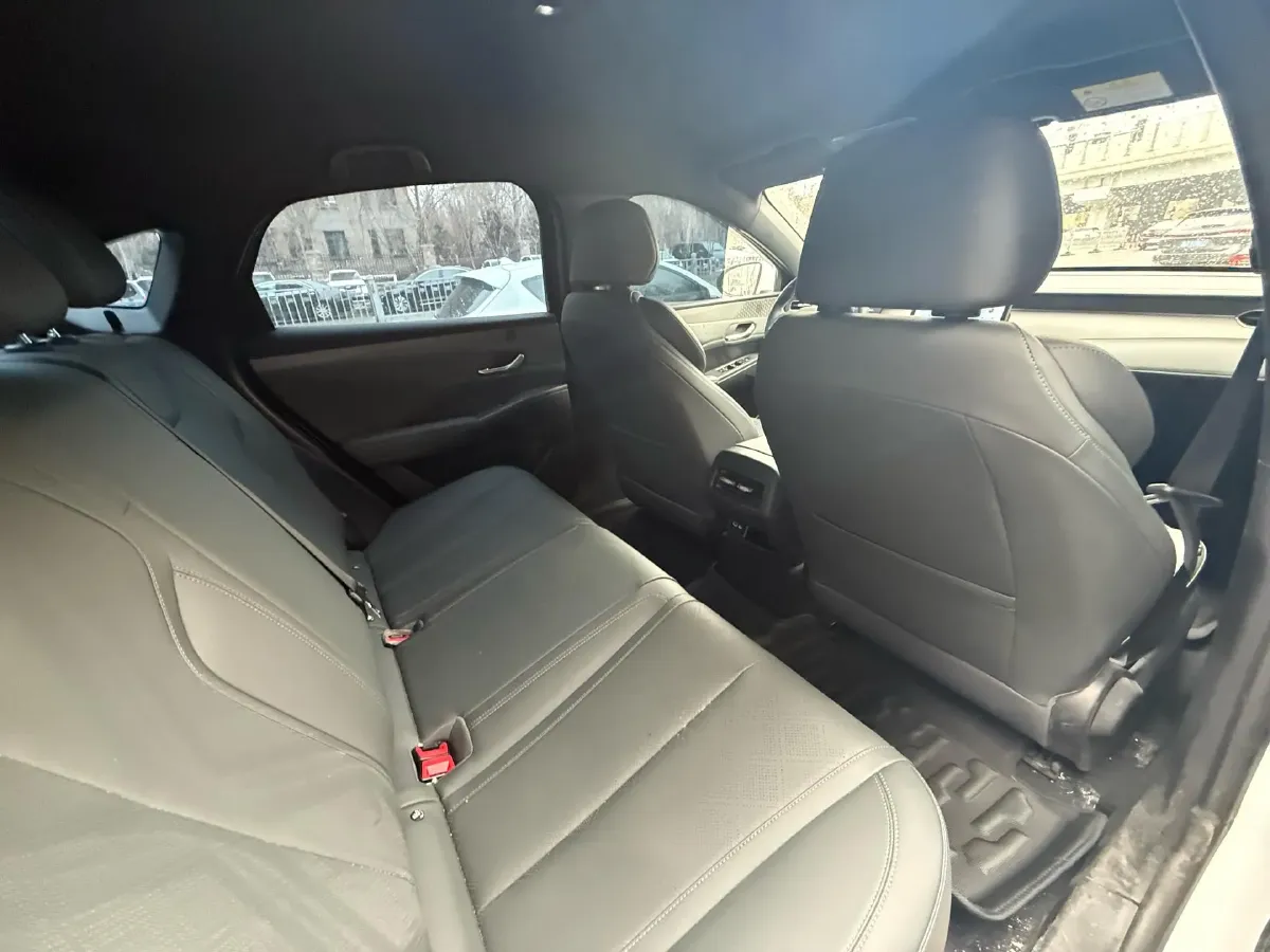 2025 BYD Seal05 DM-i 1.5L 101HP L4 E-CVT PHEV 7.68KWH,autocango,china used car exporter,china ev exporter,chinese used car exporter,chinese used ev exporter