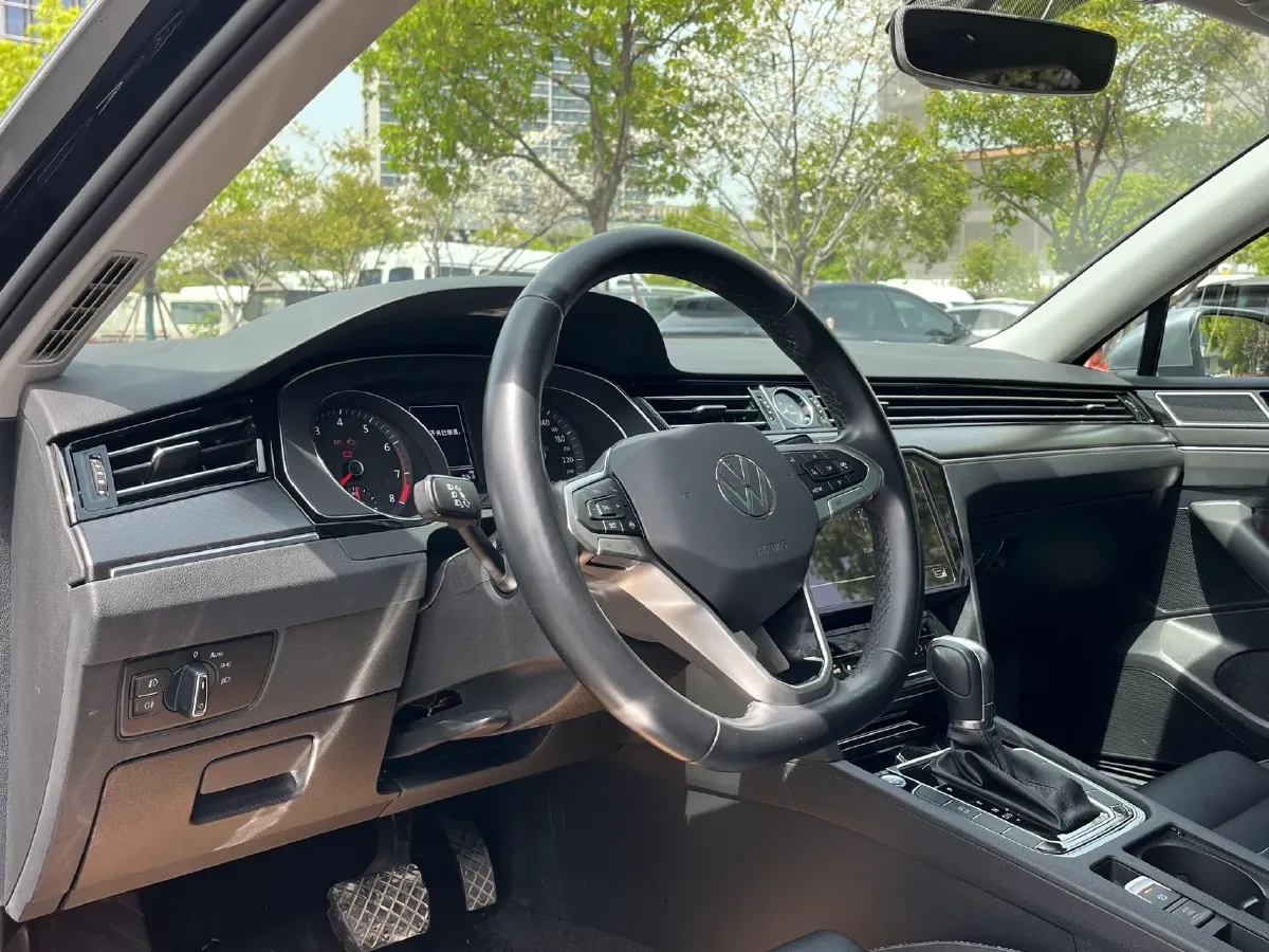 2020 Volkswagen Magotan 2.0T 186HP L4 7DCT,autocango,china used car exporter,china ev exporter,chinese used car exporter,chinese used ev exporter