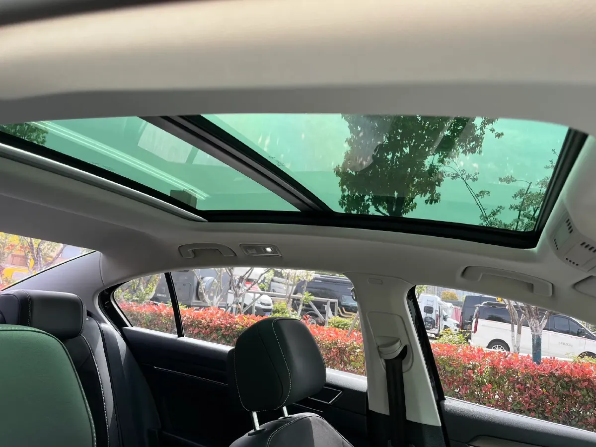 2020 Volkswagen Magotan 2.0T 186HP L4 7DCT,autocango,china used car exporter,china ev exporter,chinese used car exporter,chinese used ev exporter