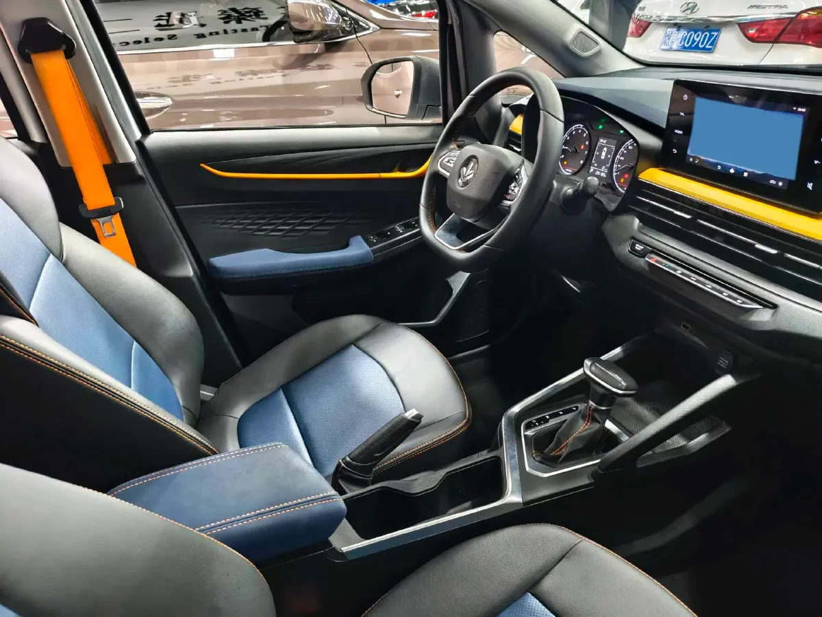 2022 Livan X3 PRO 1.5L 113HP L4 CVT,autocango,china used car exporter,china ev exporter,chinese used car exporter,chinese used ev exporter