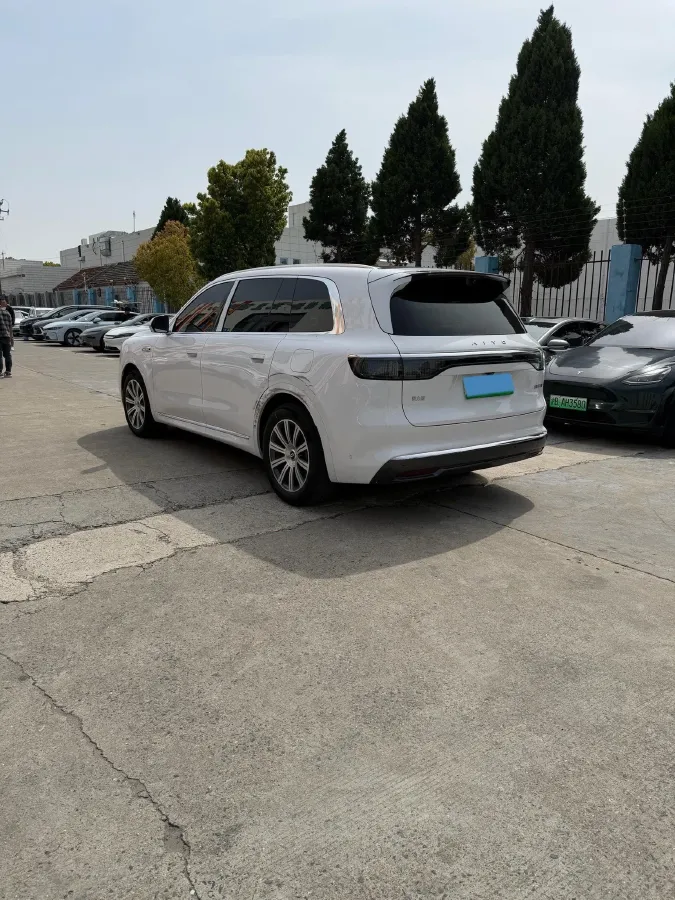 2025 AITO AITO M8 BEV,autocango,china used car exporter,china ev exporter,chinese used car exporter,chinese used ev exporter