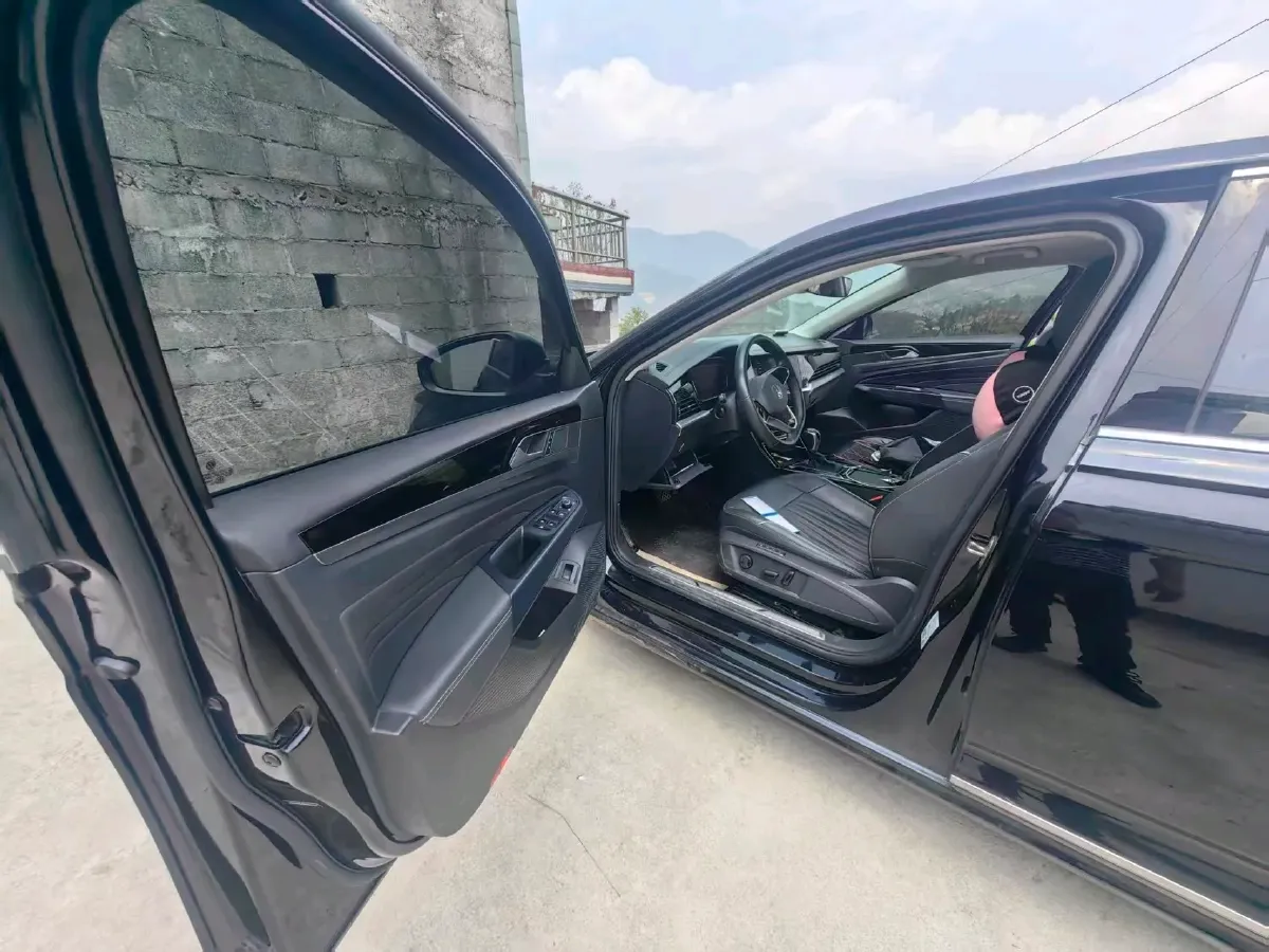 2023 Volkswagen Passat 2.0T 186HP L4 7DCT,autocango,china used car exporter,china ev exporter,chinese used car exporter,chinese used ev exporter