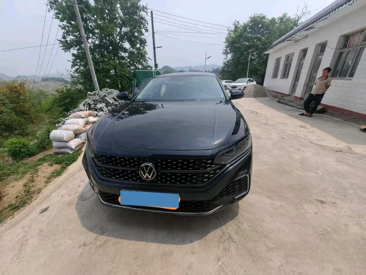 2023 Volkswagen Passat 2.0T 186HP L4 7DCT,autocango,china used car exporter,china ev exporter,chinese used car exporter,chinese used ev exporter