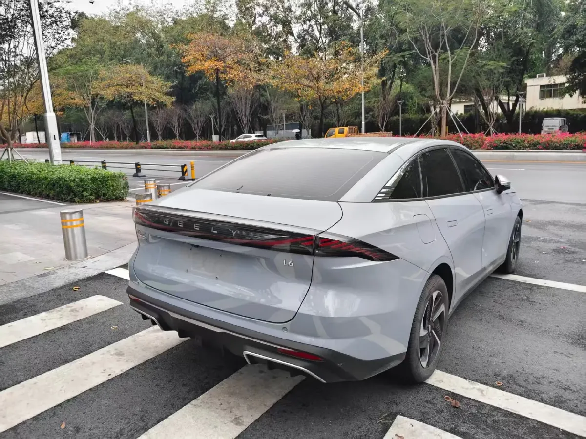 2023 Geely Galaxy L6 1.5T 163HP L4 3DHT PHEV,autocango,china used car exporter,china ev exporter,chinese used car exporter,chinese used ev exporter