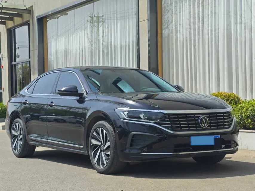 2025 Volkswagen Passat 2.0T 220HP L4 7DCT,autocango,china used car exporter,china ev exporter,chinese used car exporter,chinese used ev exporter