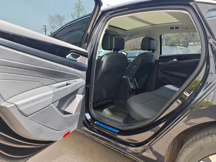 2025 Volkswagen Passat 2.0T 220HP L4 7DCT,autocango,china used car exporter,china ev exporter,chinese used car exporter,chinese used ev exporter