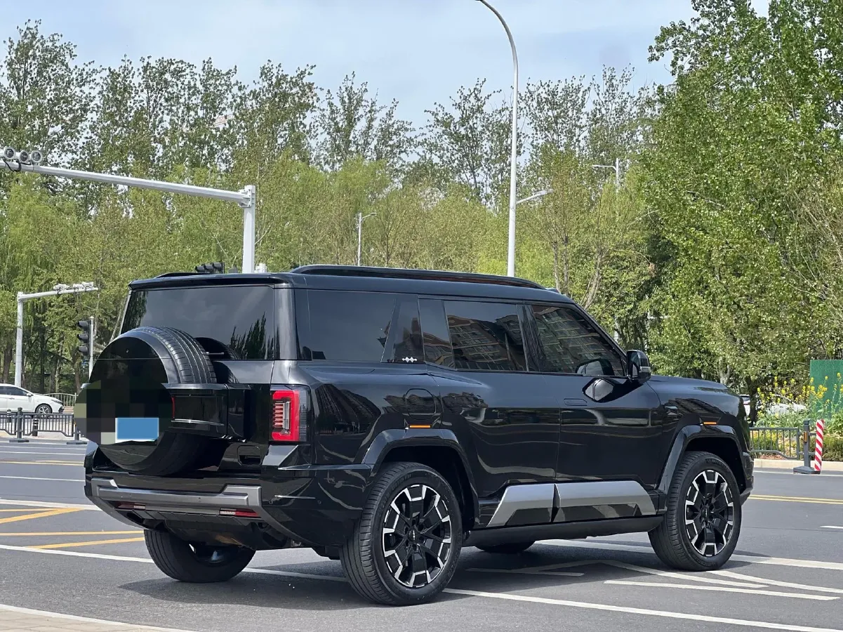 2025 FangChengBao Bao 8 2.0T 245HP L4 E-CVT PHEV 36.8KWH,autocango,china used car exporter,china ev exporter,chinese used car exporter,chinese used ev exporter