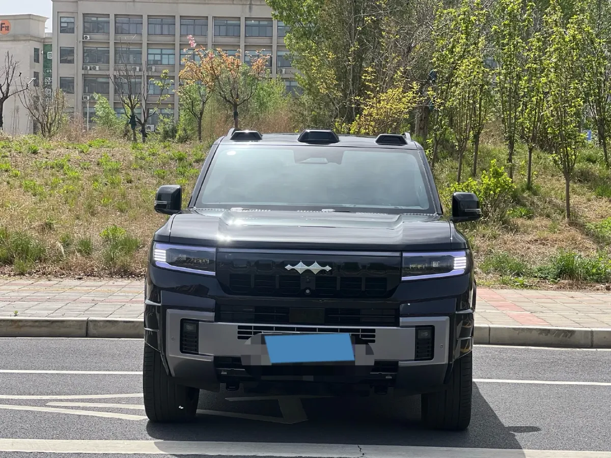 2025 FangChengBao Bao 8 2.0T 245HP L4 E-CVT PHEV 36.8KWH,autocango,china used car exporter,china ev exporter,chinese used car exporter,chinese used ev exporter