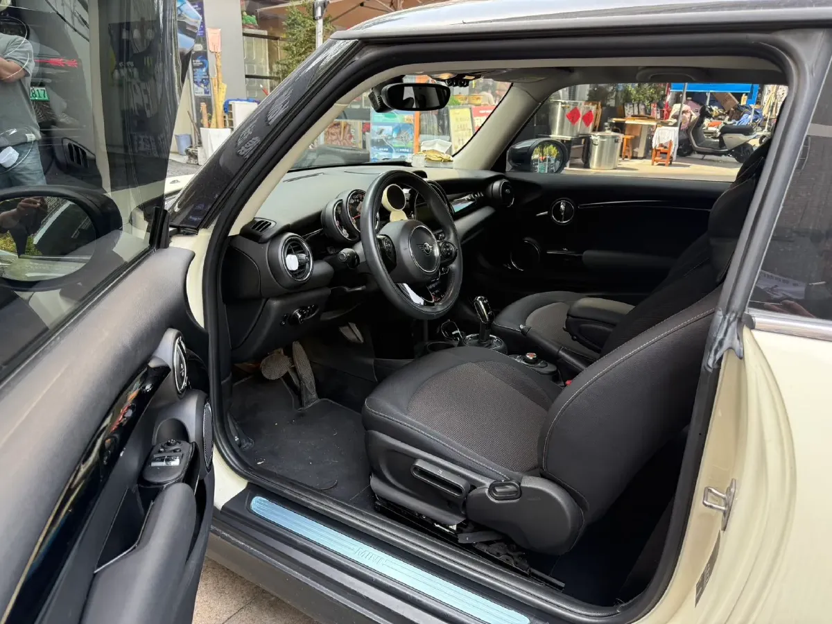 2019 MINI MINI 1.5T 102HP L3 7DCT,autocango,china used car exporter,china ev exporter,chinese used car exporter,chinese used ev exporter