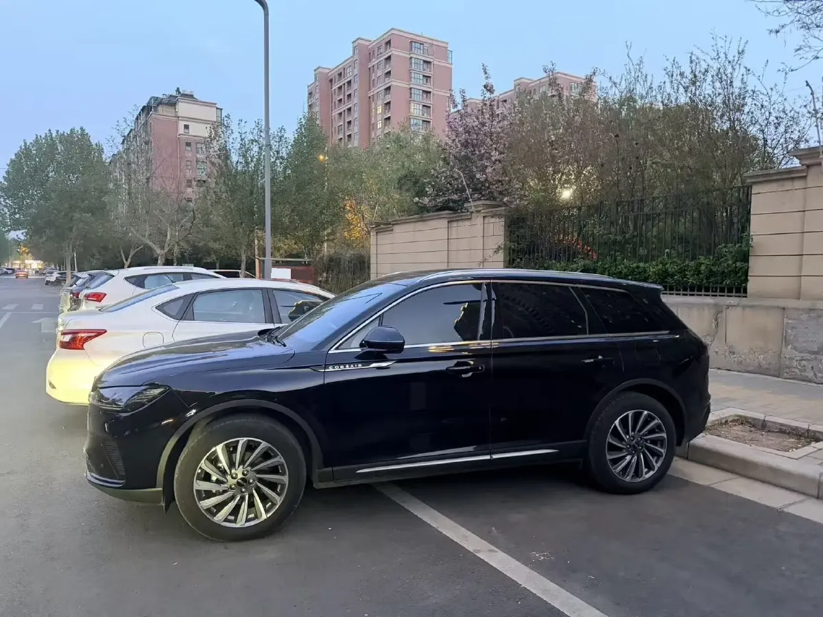 2025 Lincoln Corsair 2.0T 261HP L4 8AT,autocango,china used car exporter,china ev exporter,chinese used car exporter,chinese used ev exporter