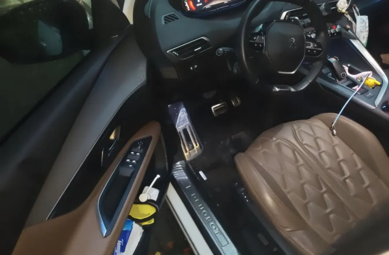 2019 Peugeot 5008 1.8T 211HP L4 8AT,autocango,china used car exporter,china ev exporter,chinese used car exporter,chinese used ev exporter