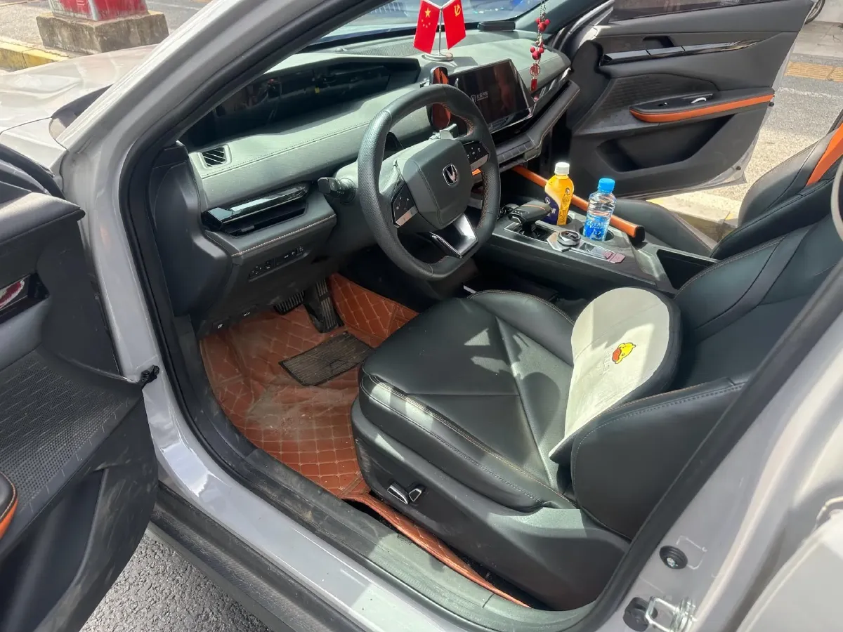 2022 ChangAn UNI-V 1.5T 188HP L4 7DCT,autocango,china used car exporter,china ev exporter,chinese used car exporter,chinese used ev exporter