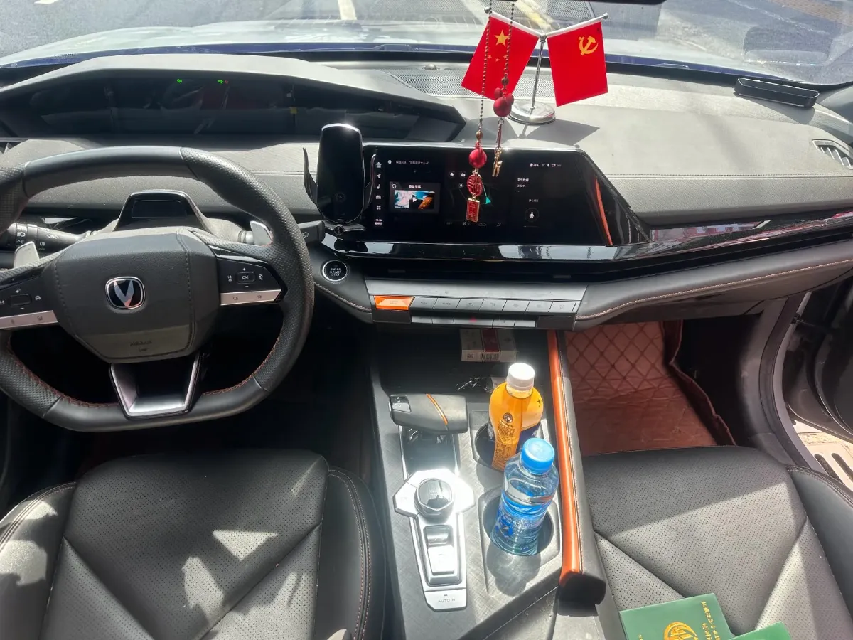 2022 ChangAn UNI-V 1.5T 188HP L4 7DCT,autocango,china used car exporter,china ev exporter,chinese used car exporter,chinese used ev exporter