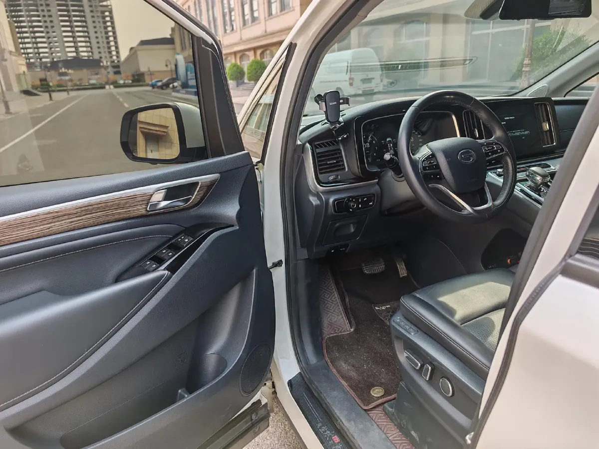 2021 GAC Trumpchi M8 2.0T 252HP L4 8AT,autocango,china used car exporter,china ev exporter,chinese used car exporter,chinese used ev exporter