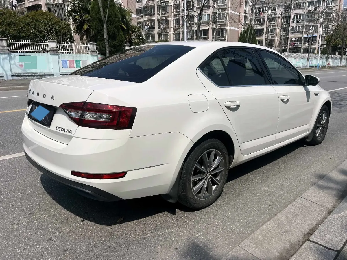 2019 Skoda Octavia 1.5L 116HP L4 6AT,autocango,china used car exporter,china ev exporter,chinese used car exporter,chinese used ev exporter